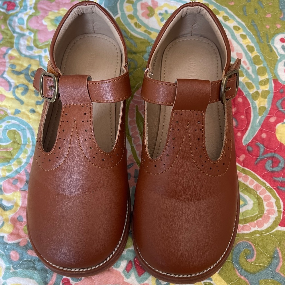 Otter Momo school shoes size 6 in good used condition